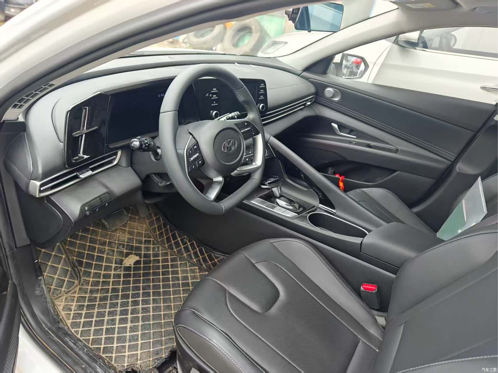 Hyundai Elantra, 2023 4