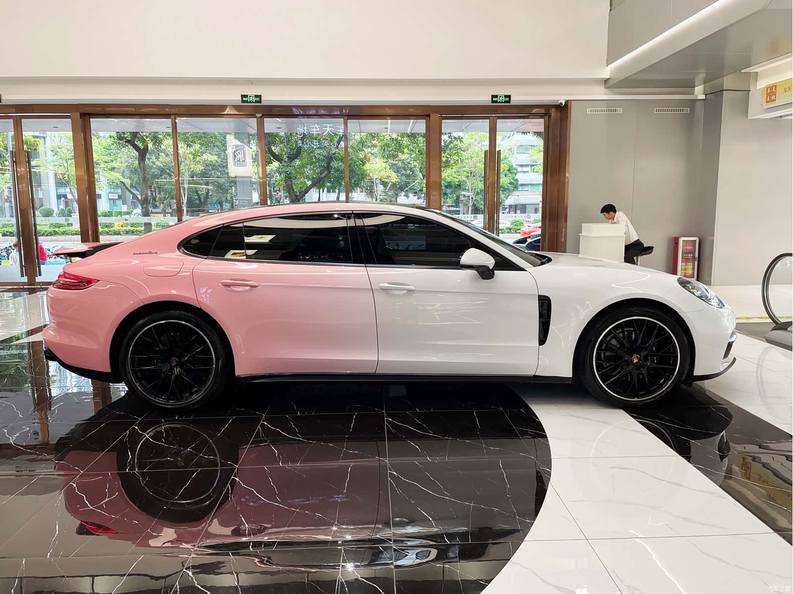 Porsche Panamera, 2018 все фото