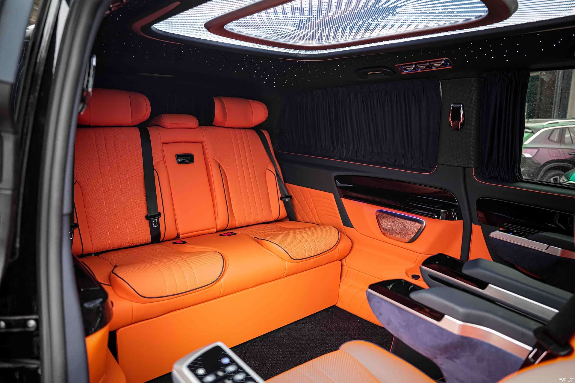 Mercedes-Benz 7, 2022 12