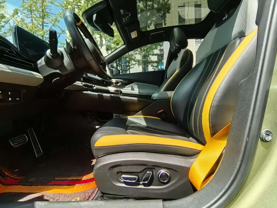 Trumpchi Shadow Leopard