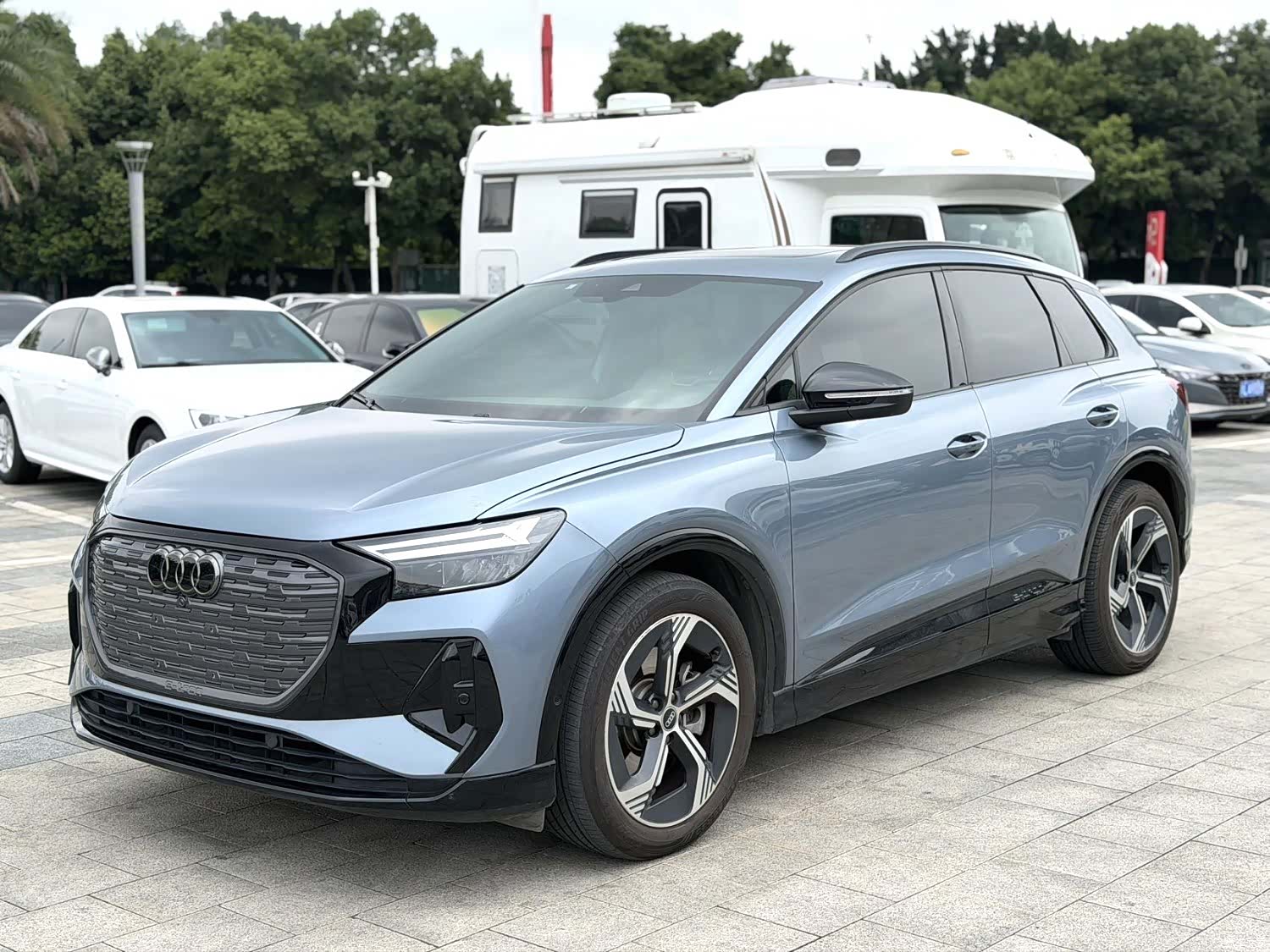 Audi Q4 e-tron, 2022 1