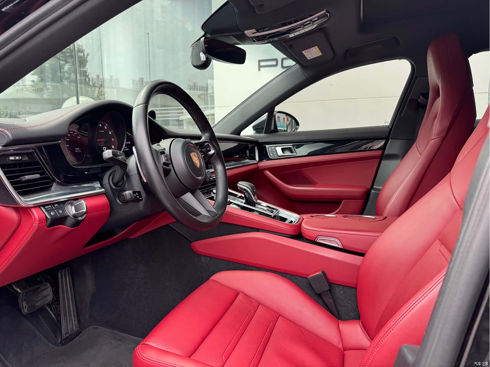 Porsche Panamera, 2023 11