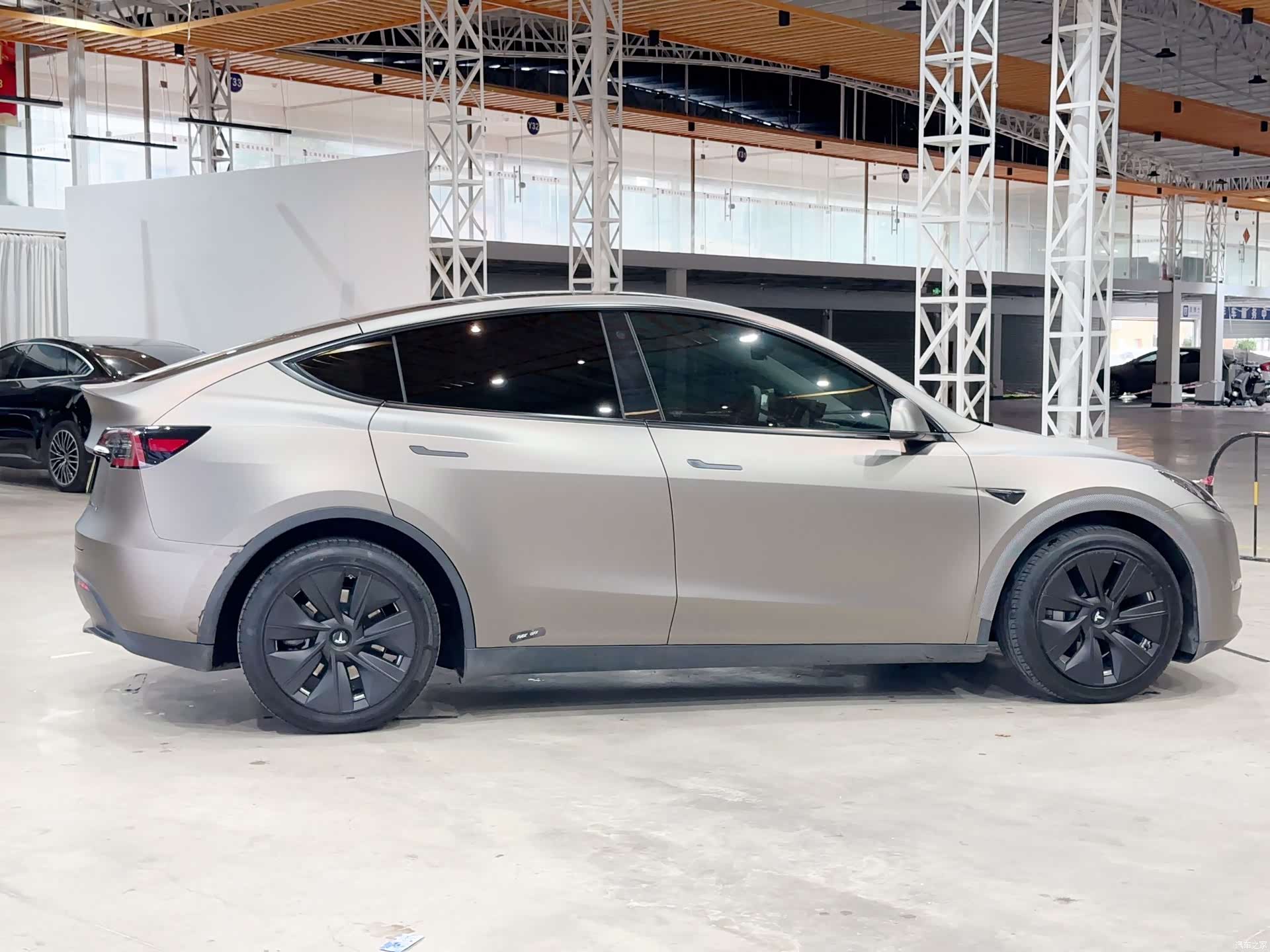 Tesla Model Y, 2021 6