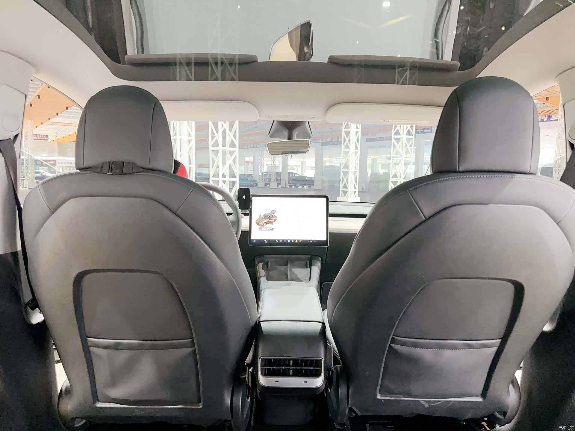 Tesla Model Y, 2021 9