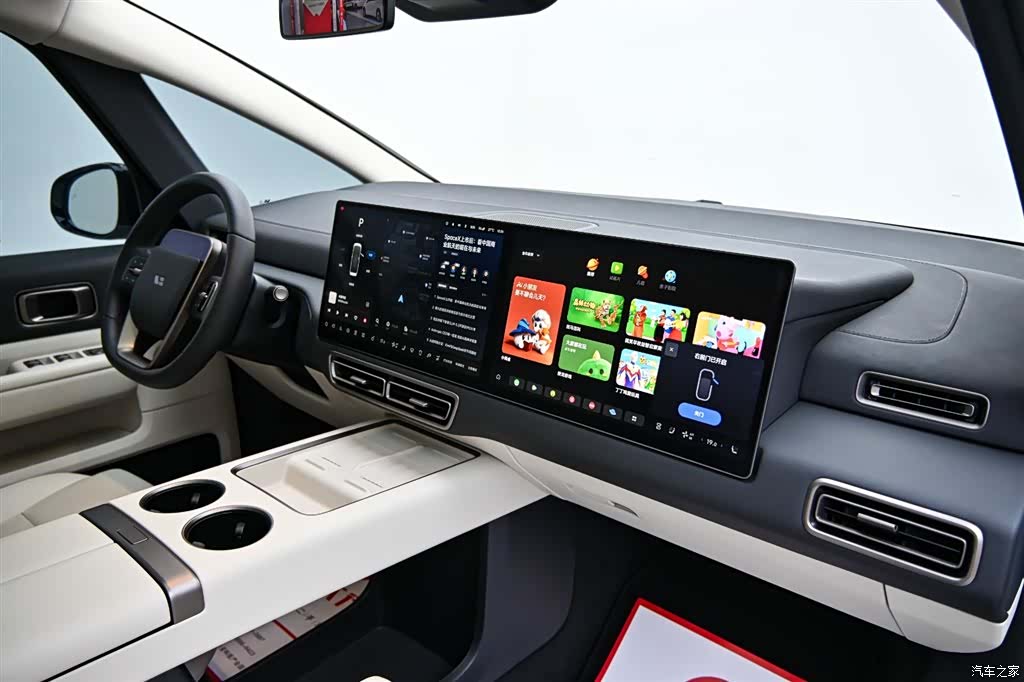 Li Auto MEGA, 2025 20