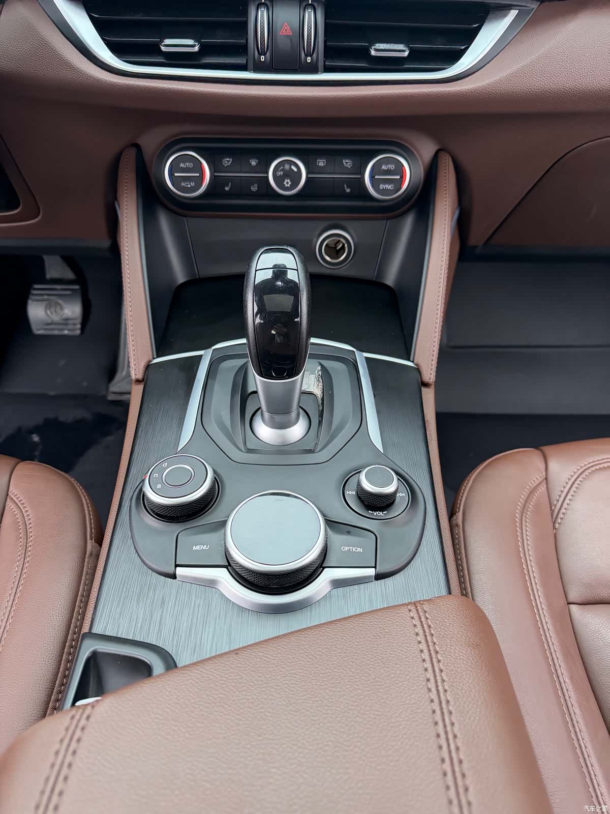 Alfa Romeo Stelvio, 2019 18