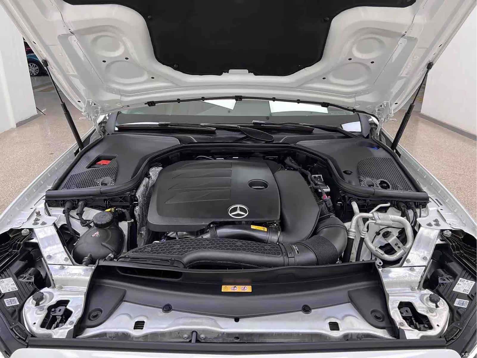 Mercedes-Benz E-Class, 2024 23