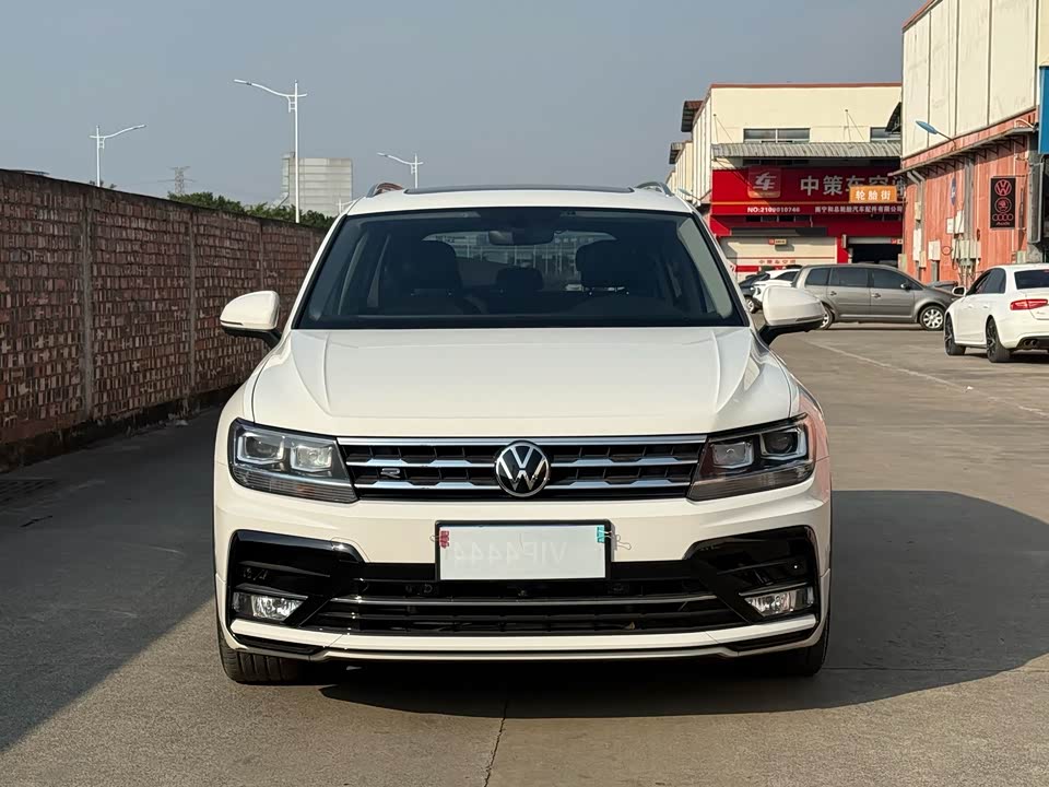 Volkswagen Tiguan L
