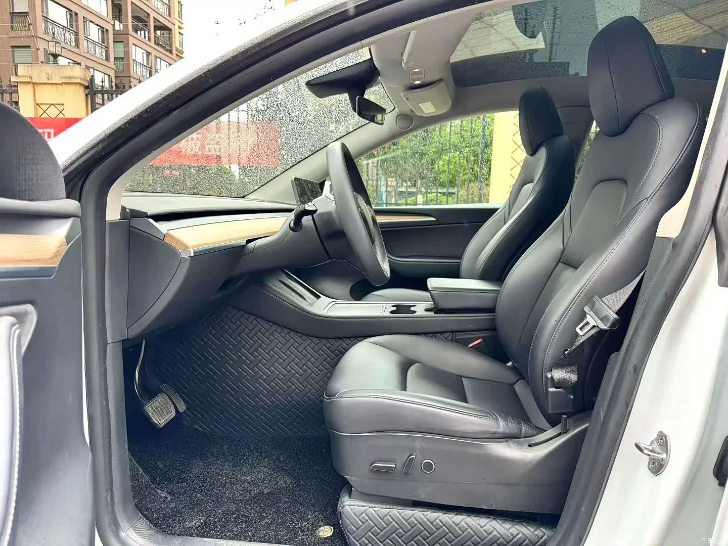 Tesla Model Y, 2022 4