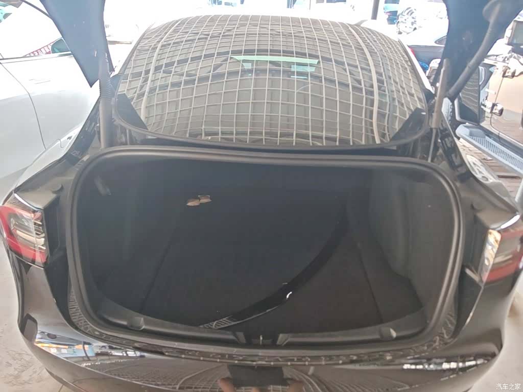 Tesla Model 3, 2023 19