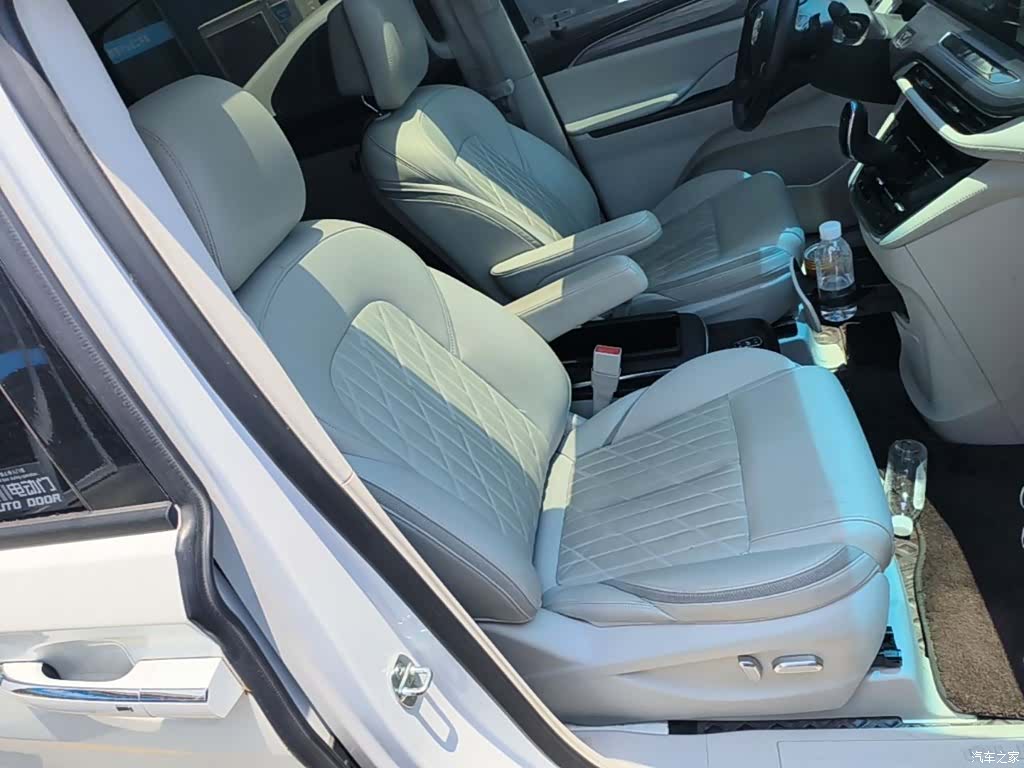 Buick GL8, 2023 25