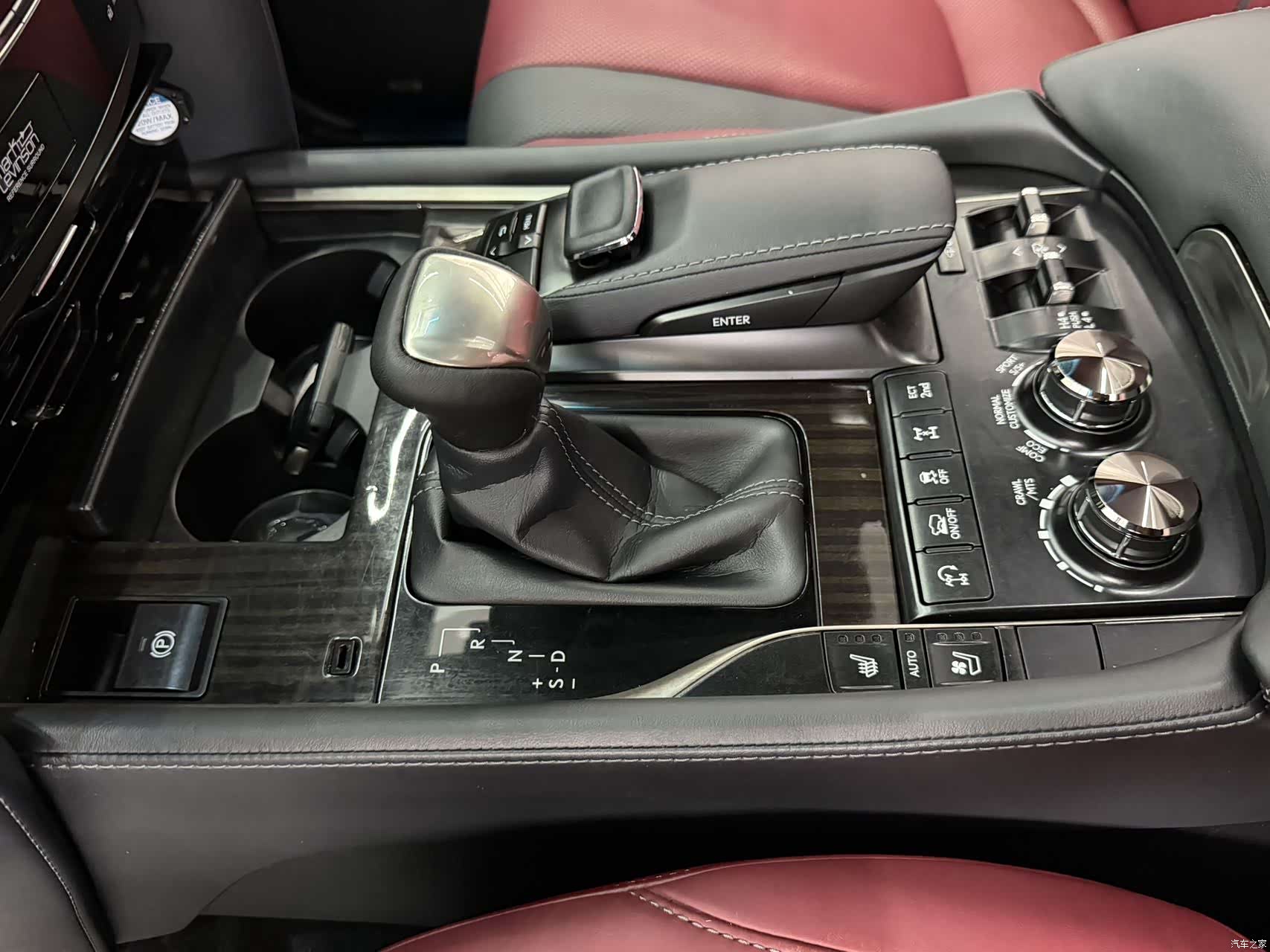 Lexus LX, 2020 10