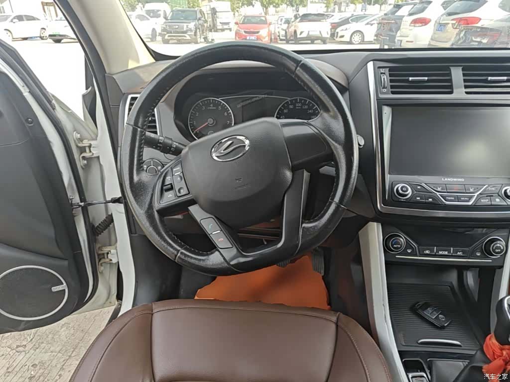 Landwind X5, 2017 11