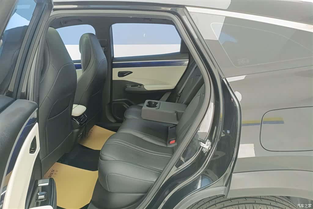 Geely Galaxy L7, 2023 11