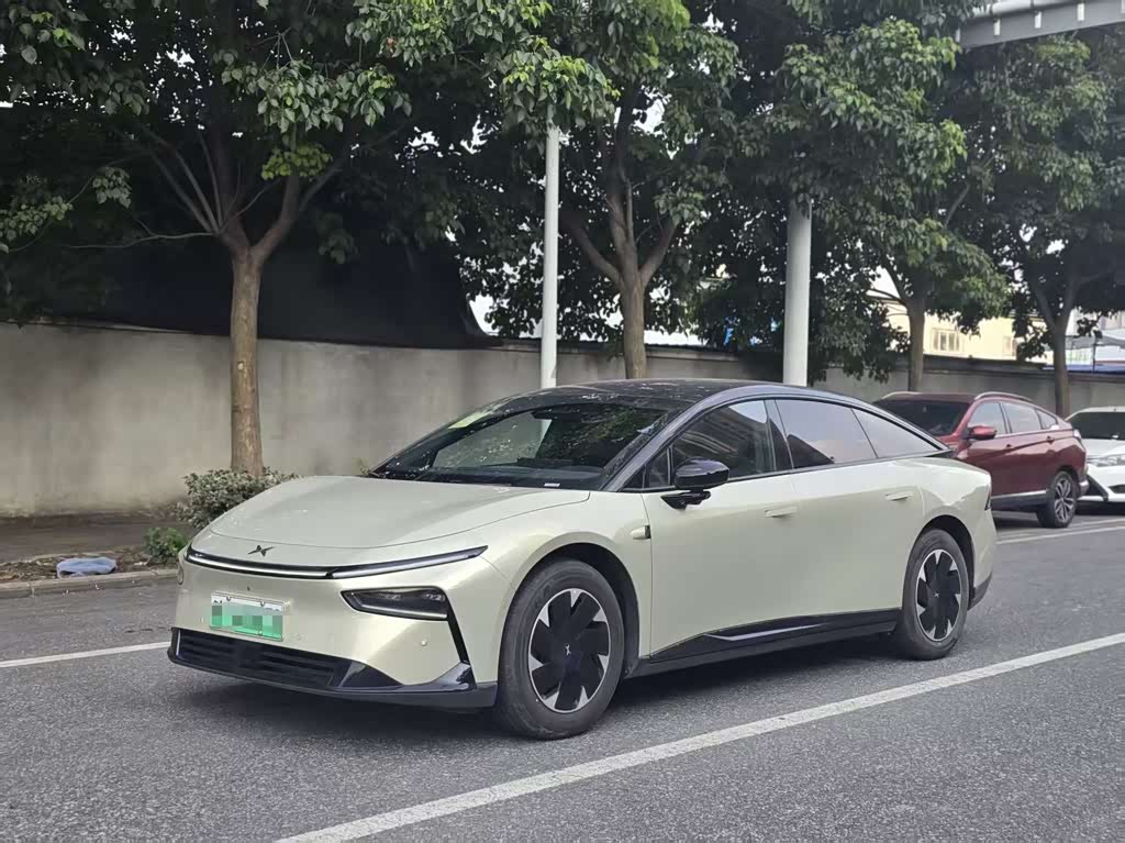 XPENG P7+