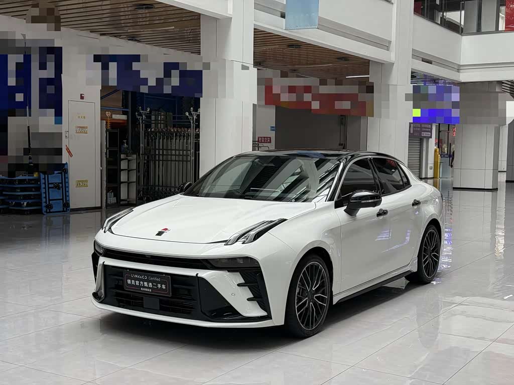 Lynk & Co 03