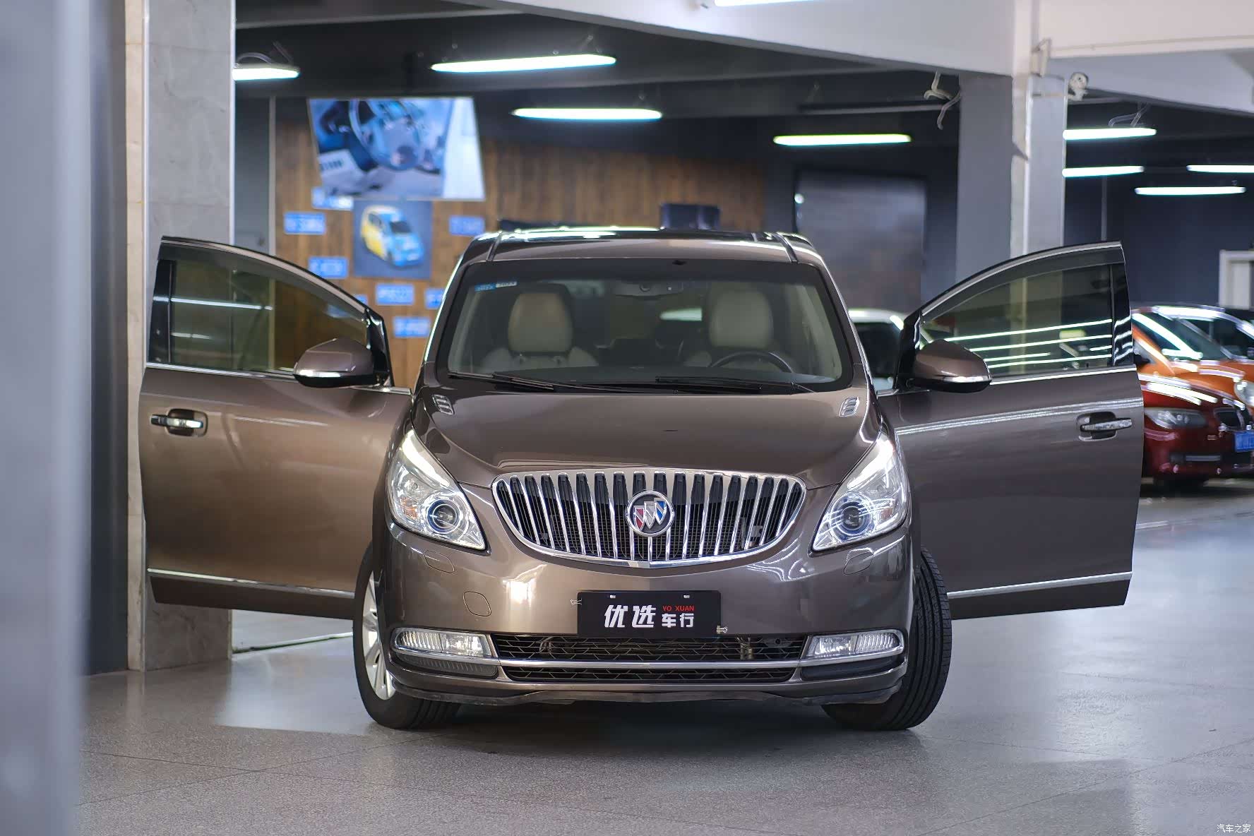 Buick GL8, 2011 13