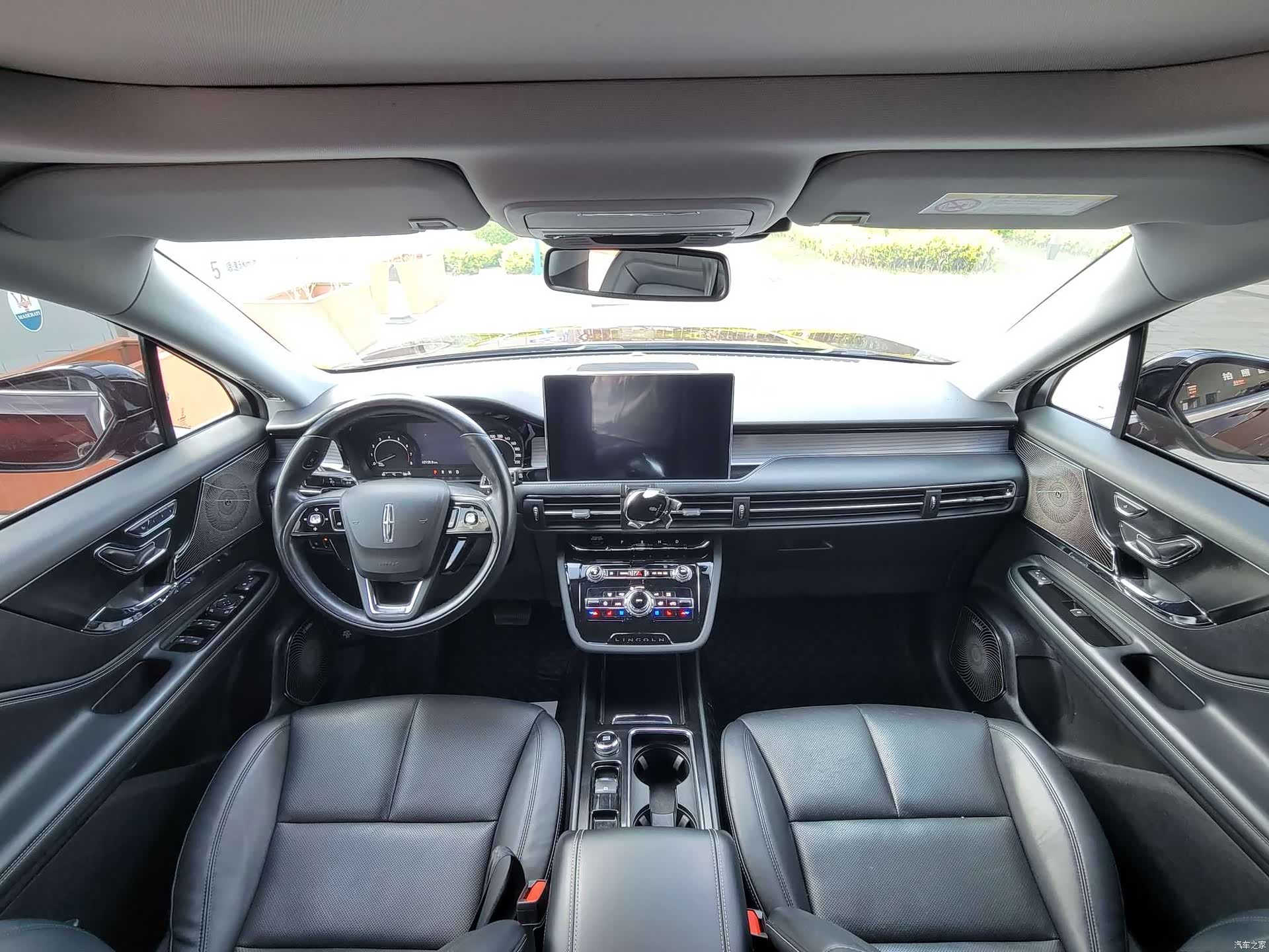 Lincoln Corsair, 2021 все фото