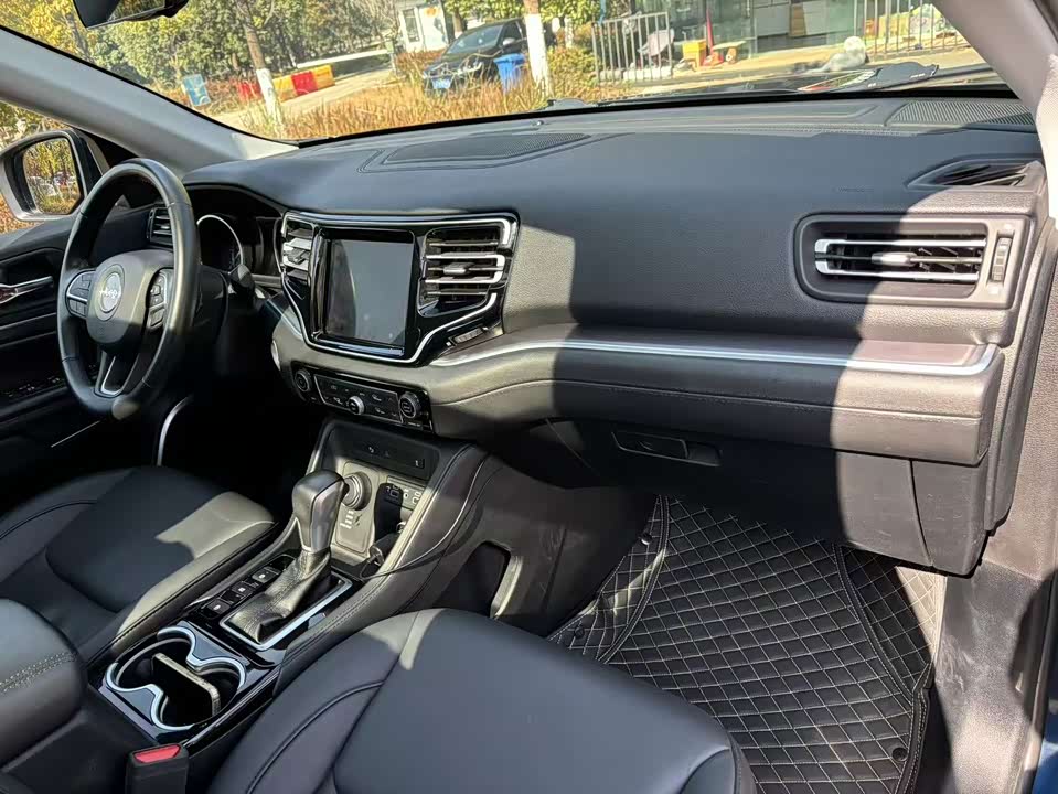 Jeep Grand Commander