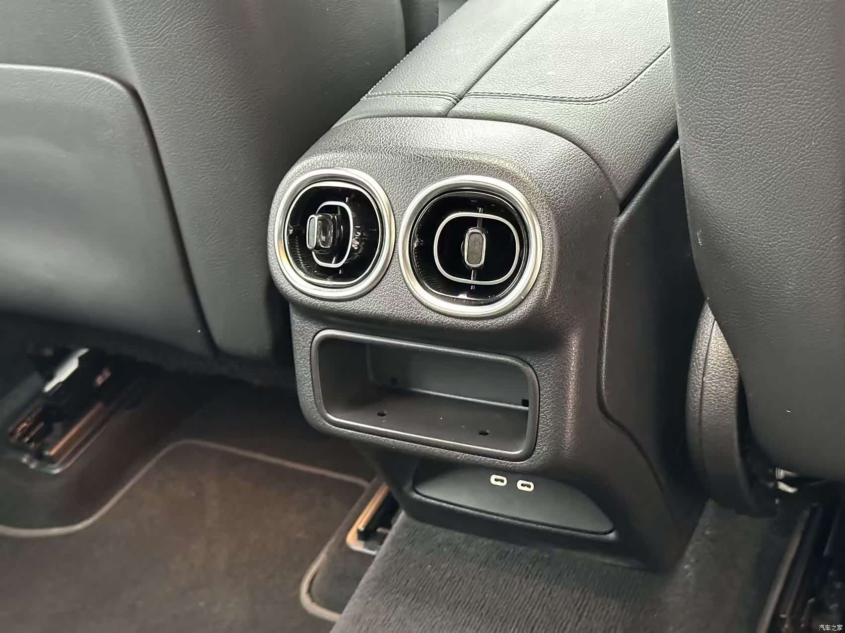 Mercedes-Benz GLC, 2024 11