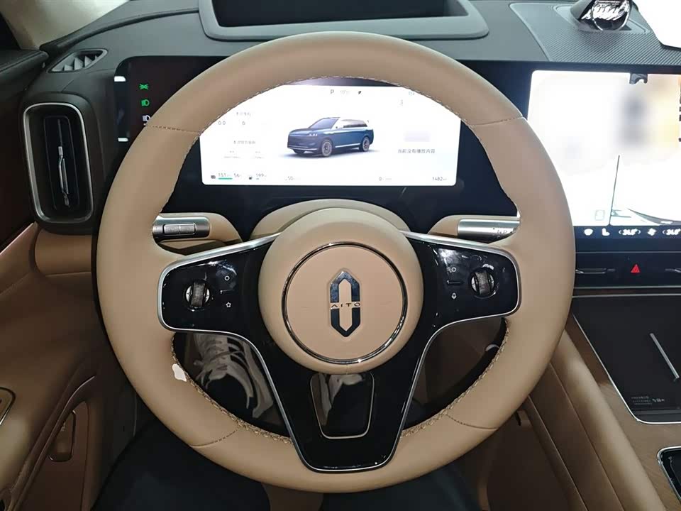 AITO Ask the world M9