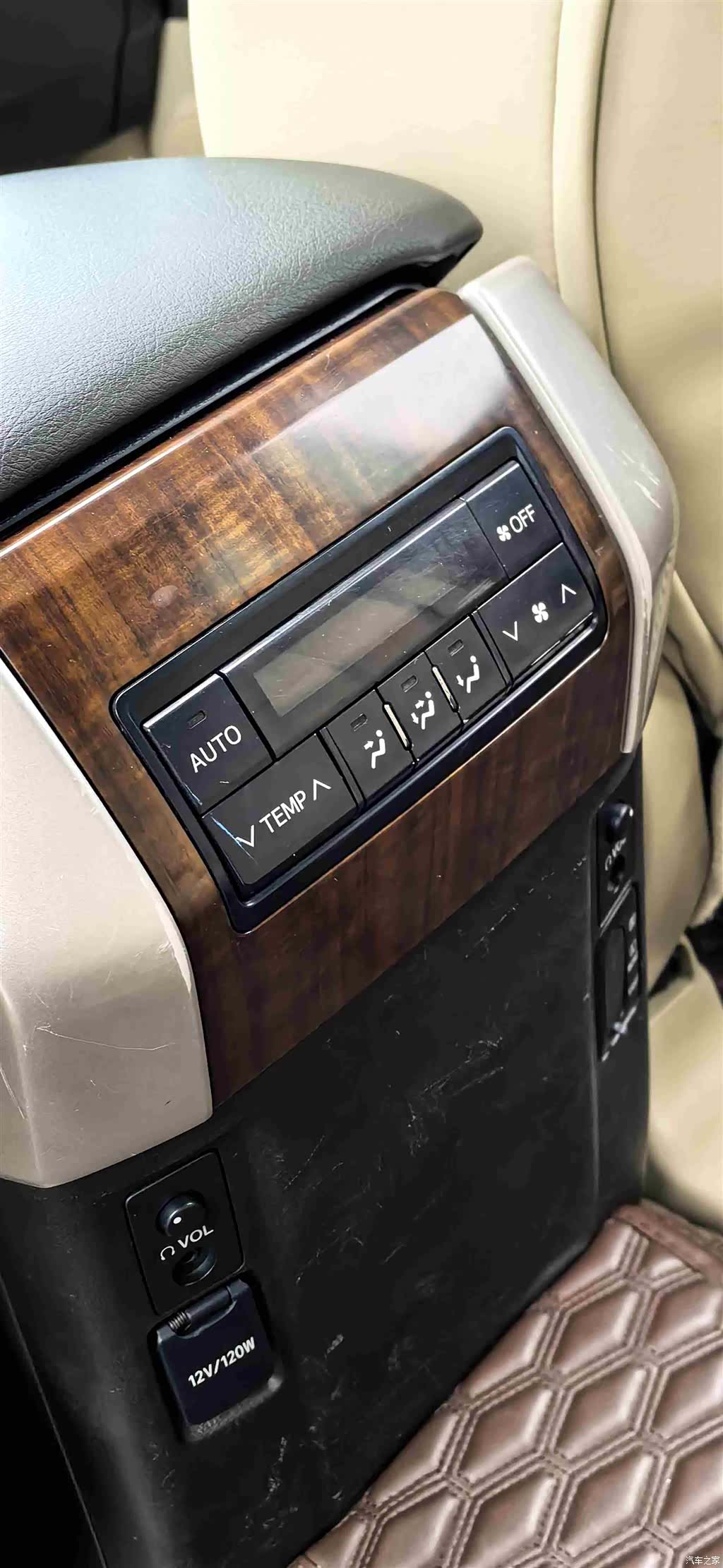 Toyota Prado, 2011 26