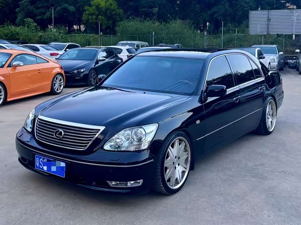 Lexus LS