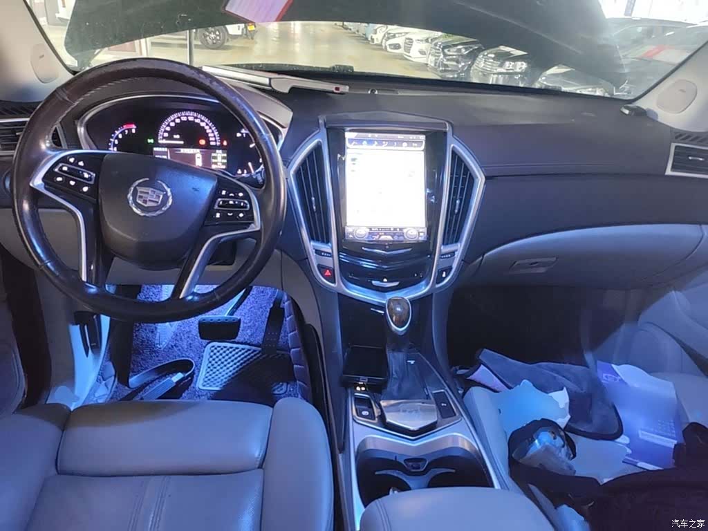 Cadillac SRX, 2015 10
