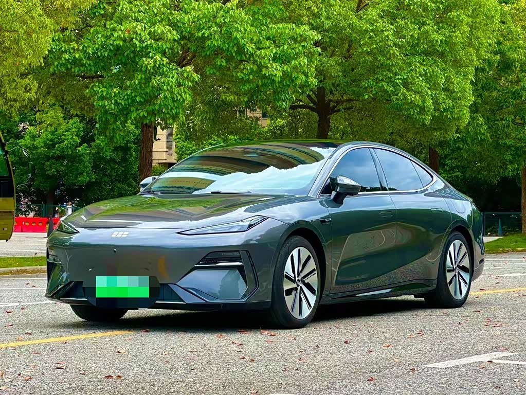 Geely Galaxy E8