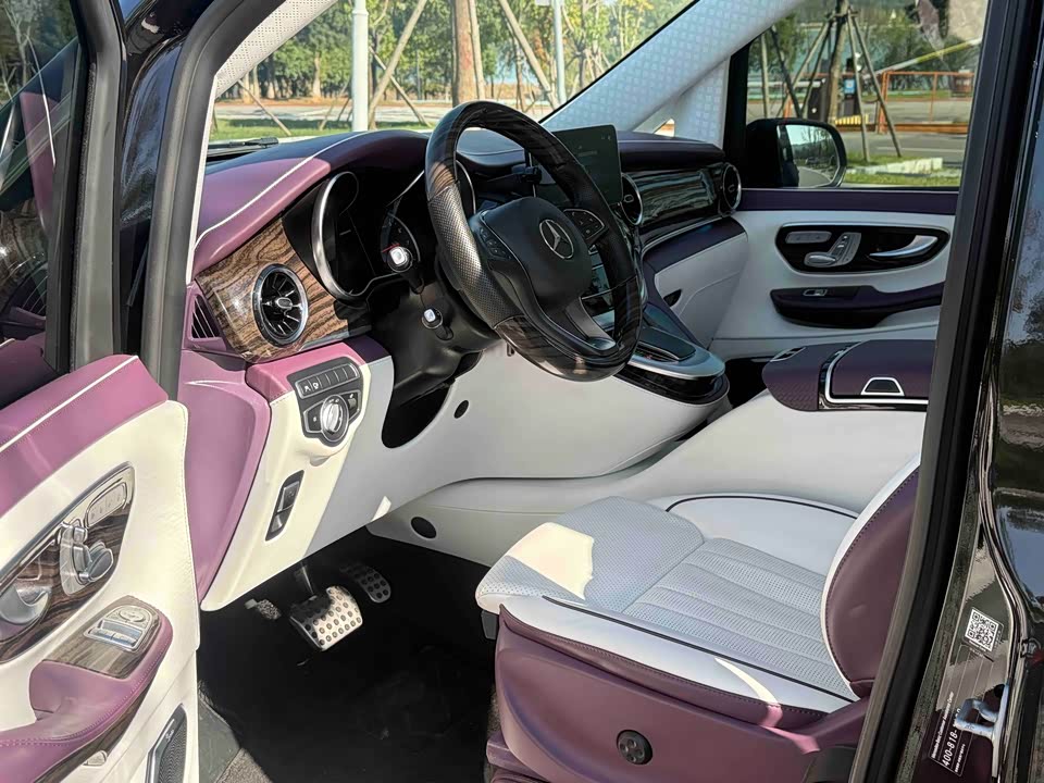 Mercedes-Benz V-class