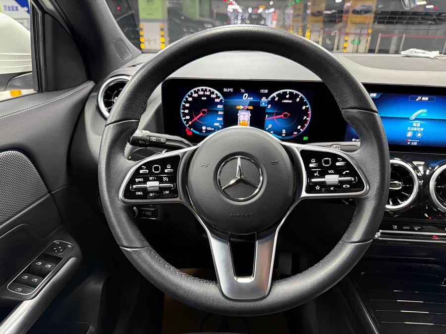 Mercedes-Benz GLA 2024, фото 11