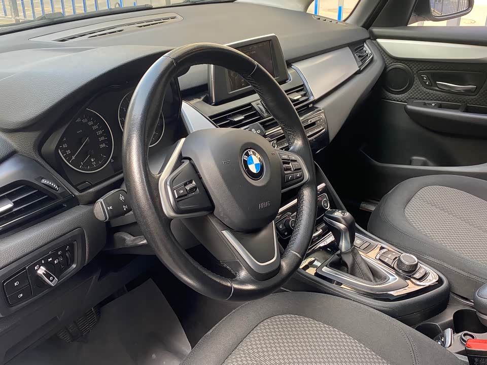 BMW 2 series multifunctional station wagon