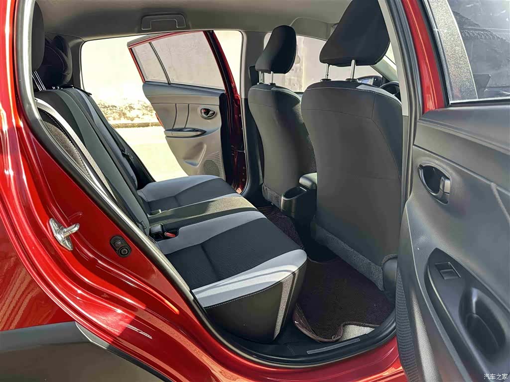 Toyota YARiS L, 2021 11