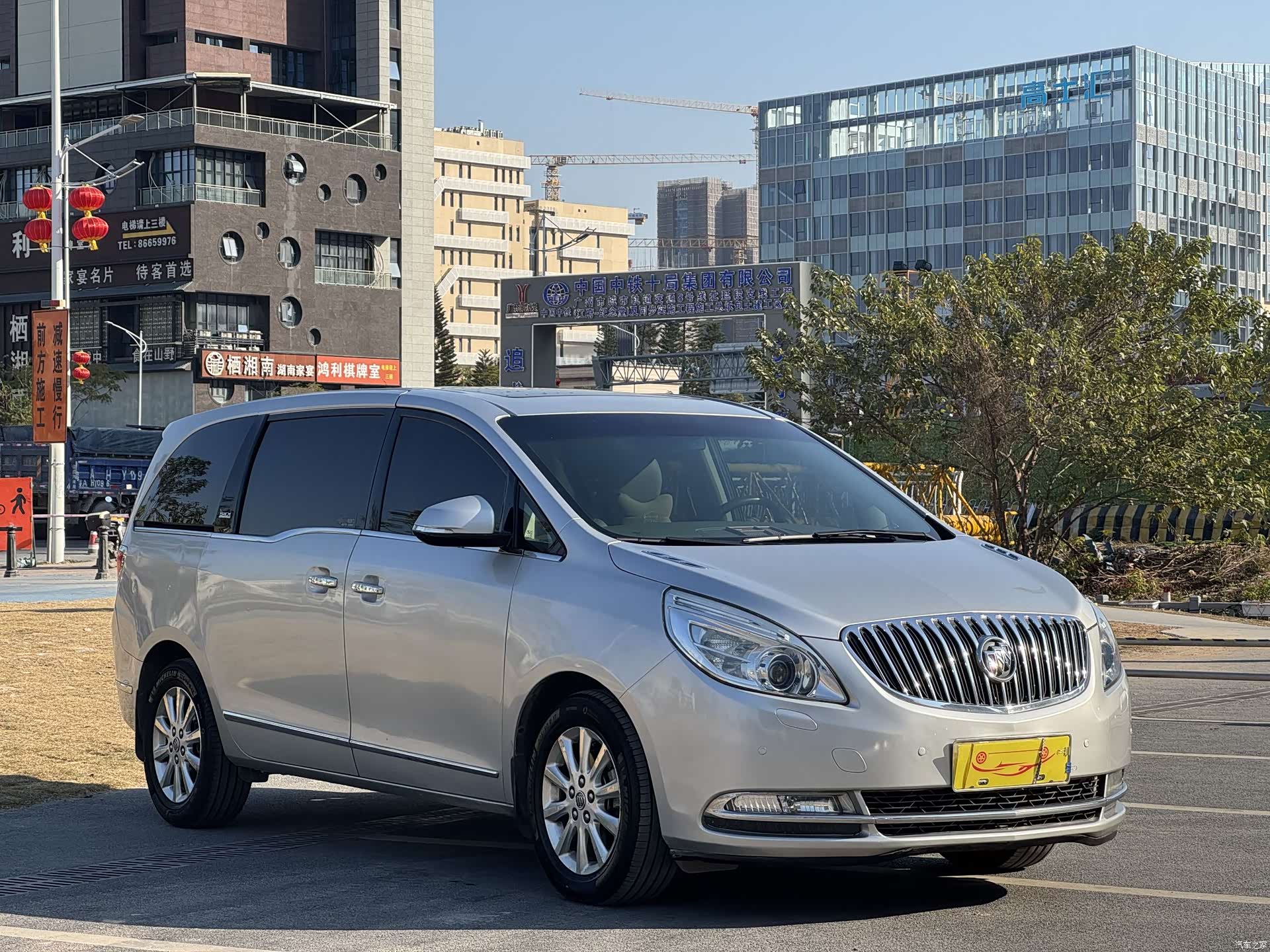 Buick GL8, 2011 6