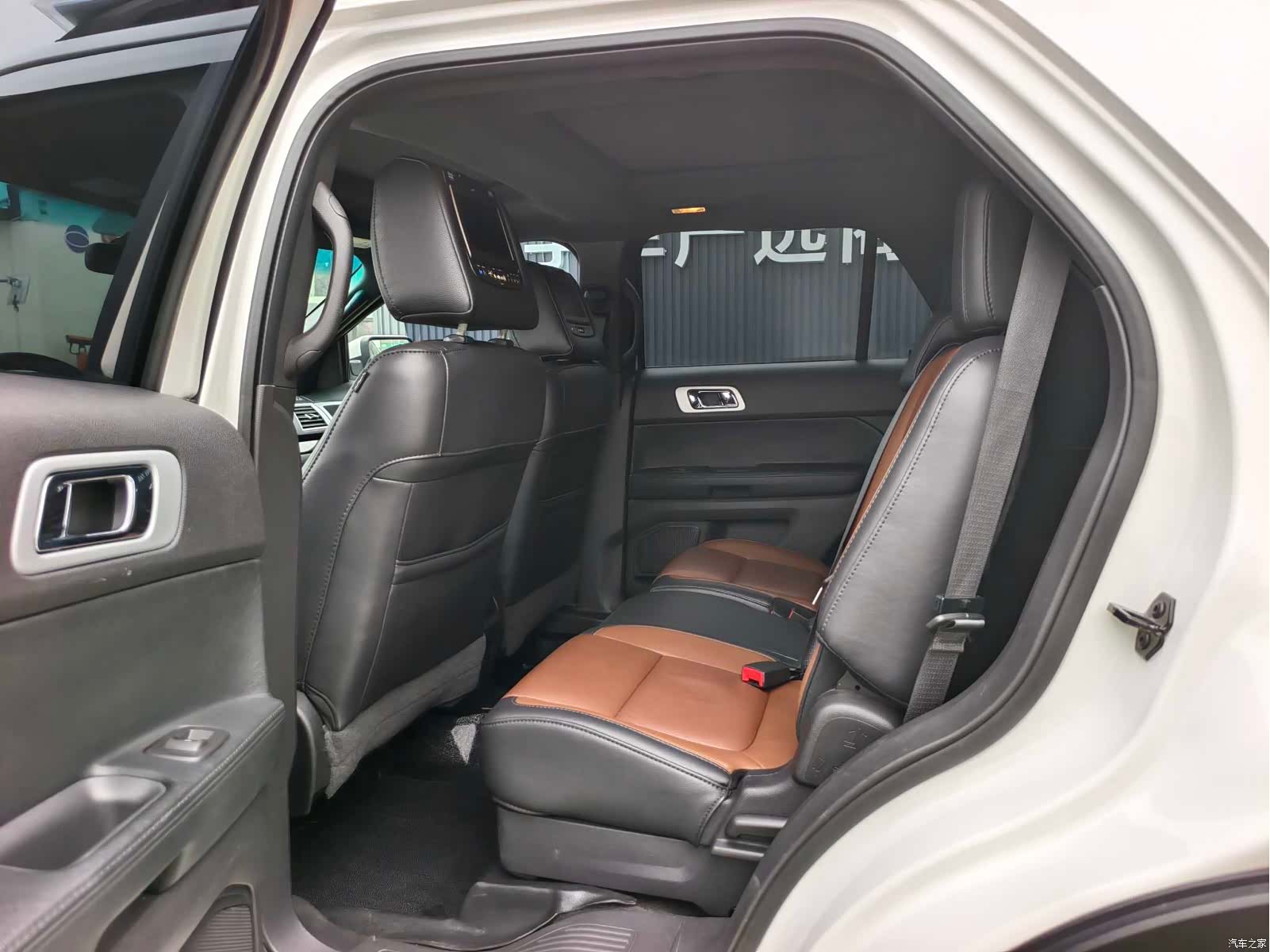 Ford Explorer, 2015 11