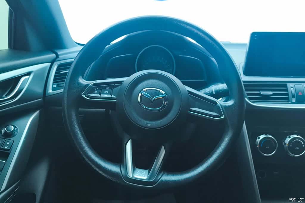 Mazda CX-4, 2019 15