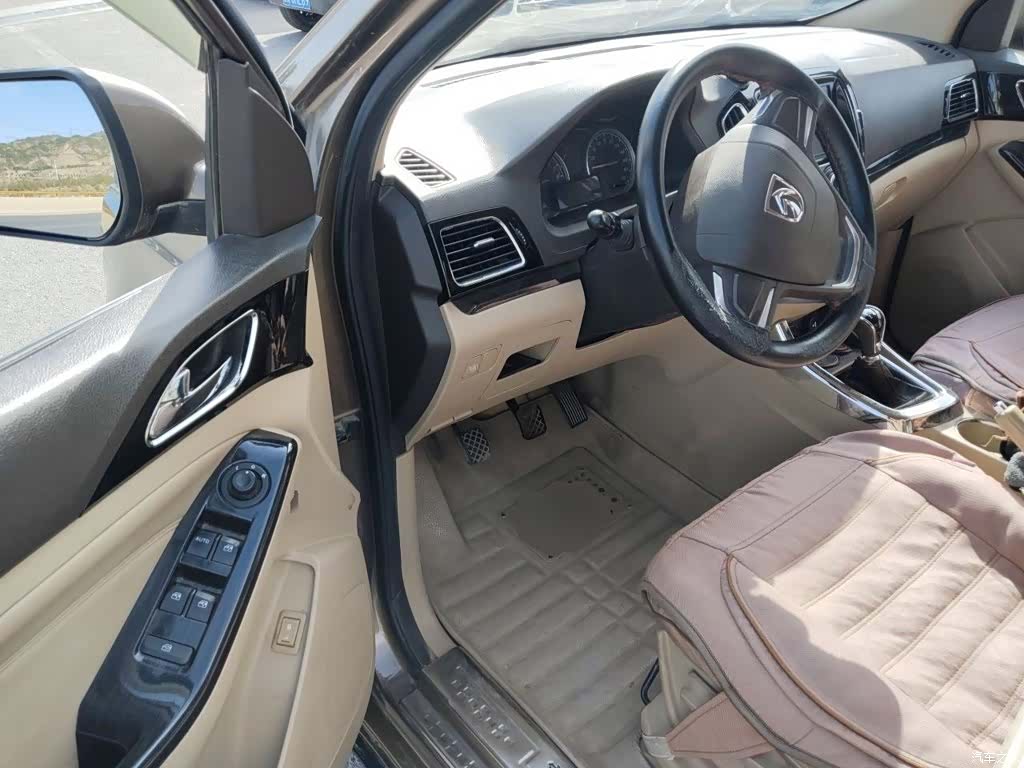 Wuling 730, 2014 14