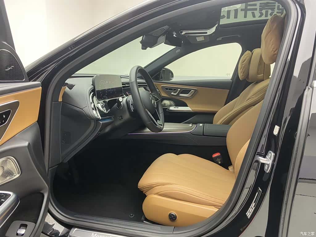 Mercedes-Benz E-Class, 2024 17