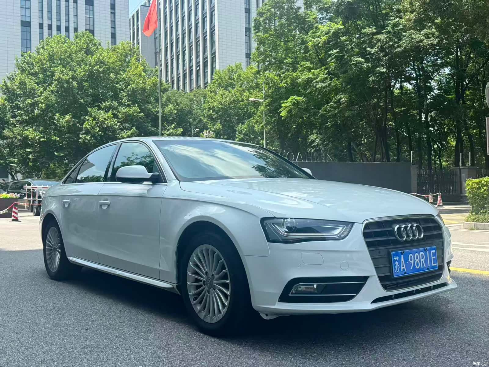 Audi A4L, 2012 7