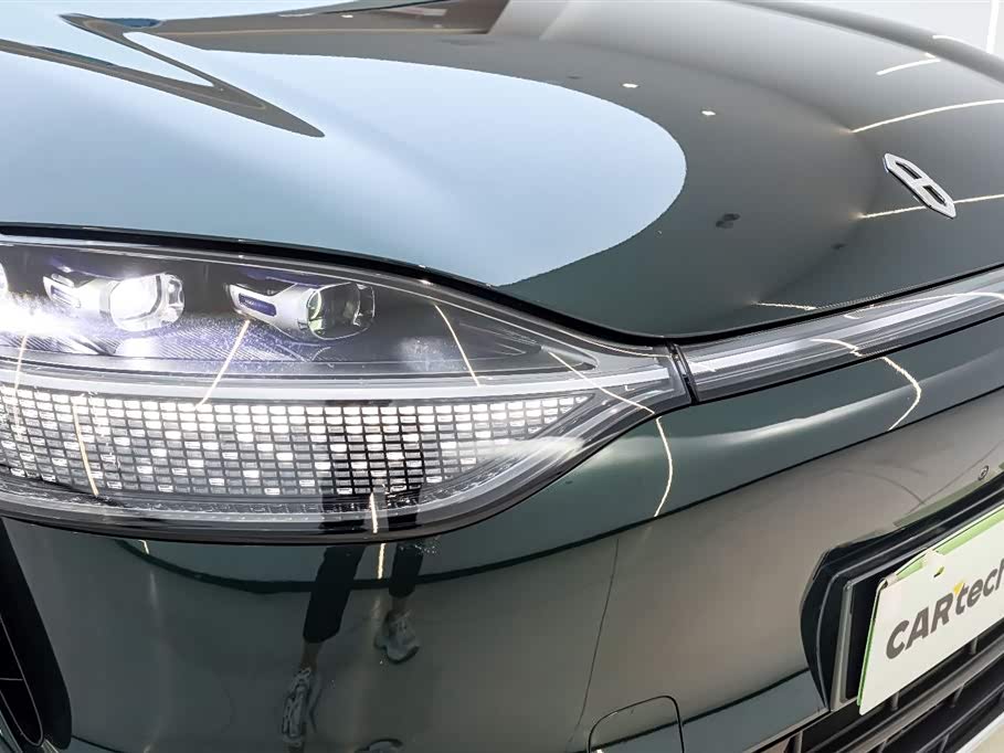 AITO Ask the world M9