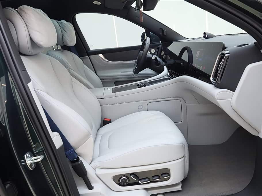 AITO Ask the world M9