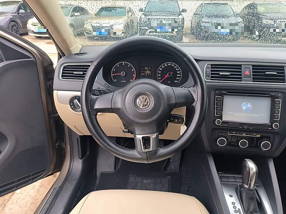 Volkswagen Sagitar