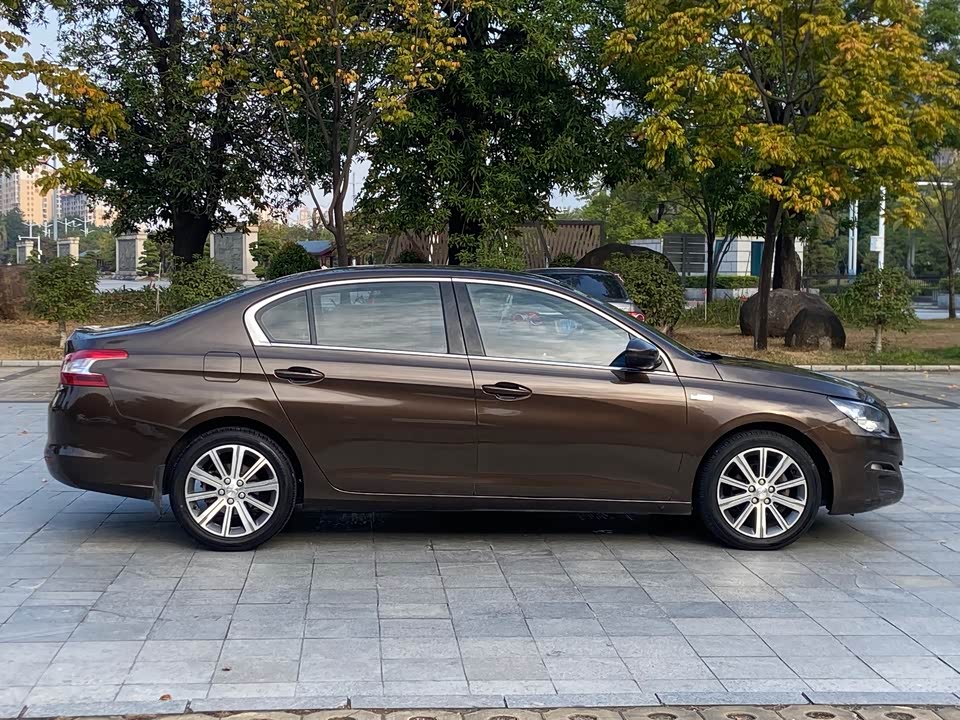 Peugeot 408