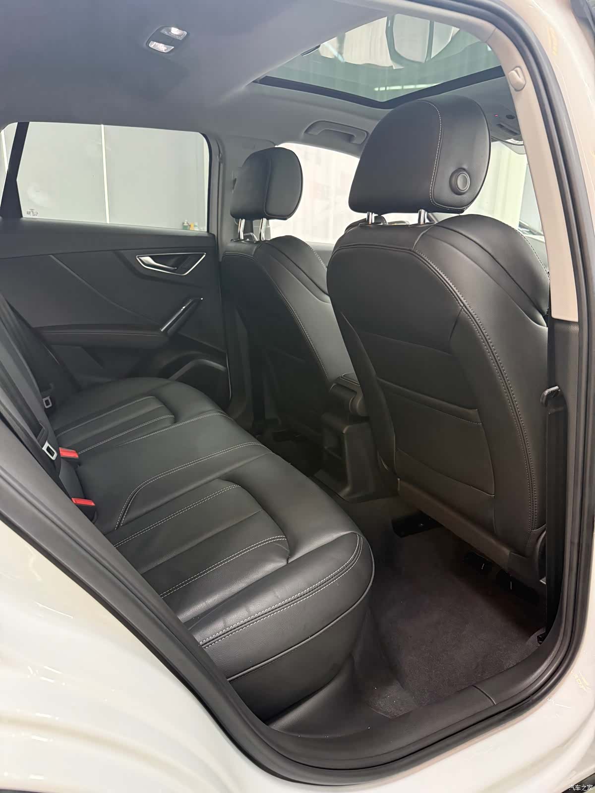 Audi Q2L, 2023 10