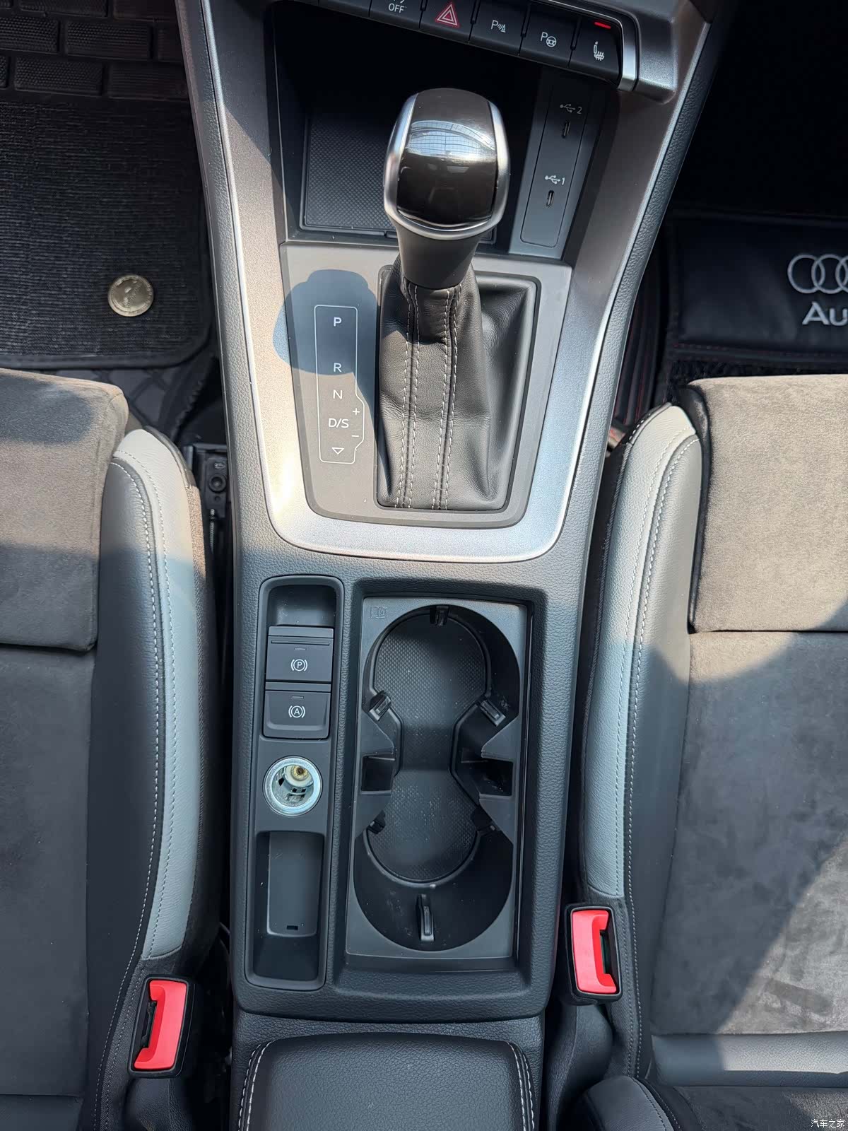 Audi Q3, 2022 11
