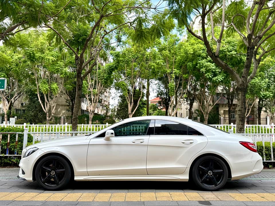 Mercedes-Benz CLS