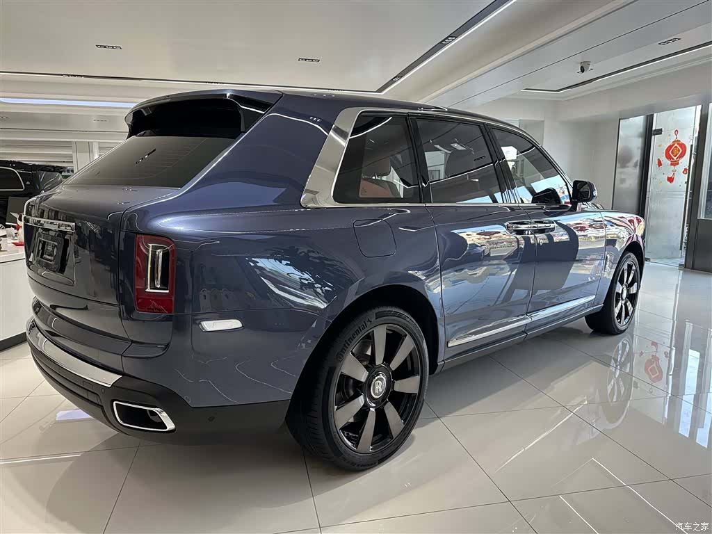 Rolls-Royce Cullinan, 2023 22