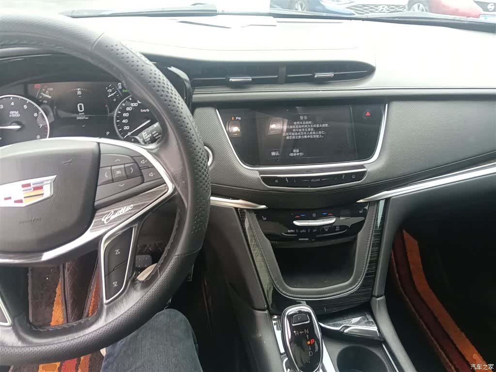 Cadillac XT5, 2017 10