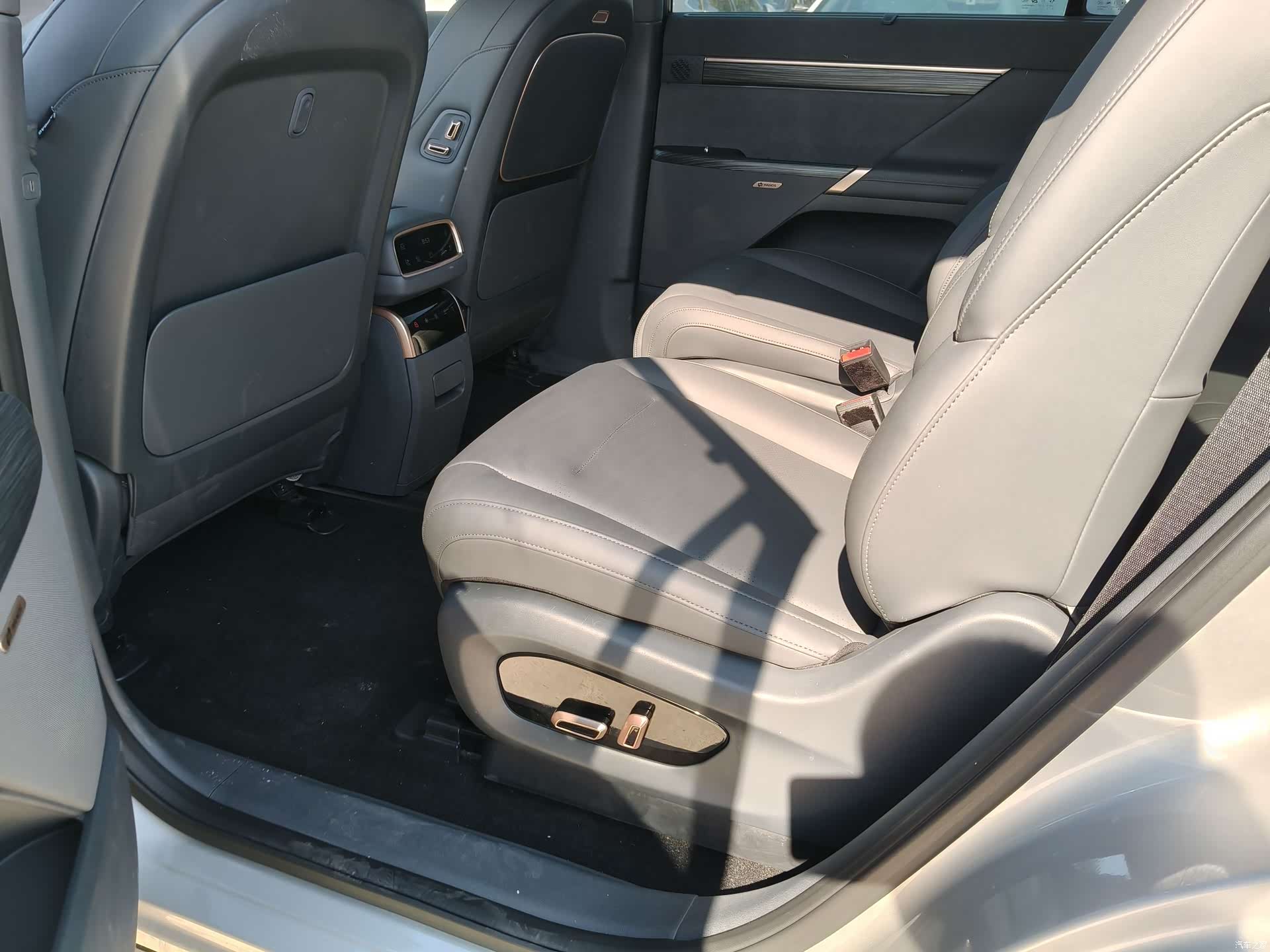 DongFeng eπ008, 2024 9