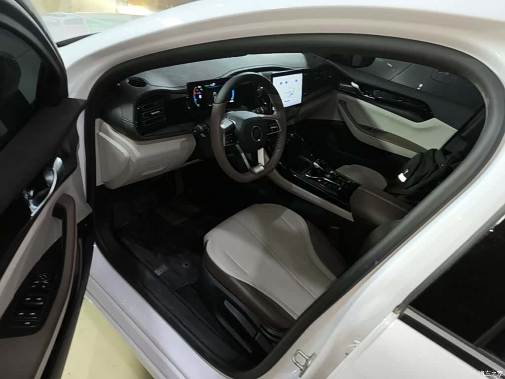 BYD Qin, 2023 16